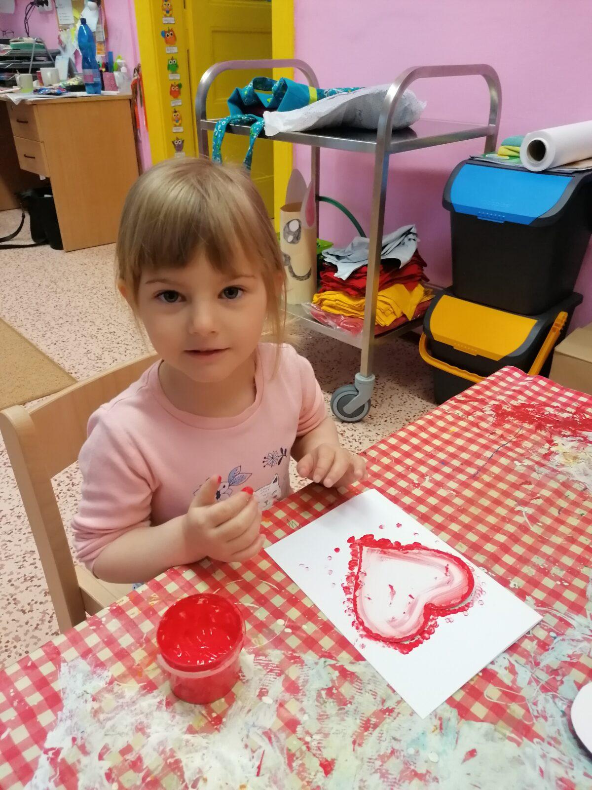 výroba přáníček pro maminky :-) - 7