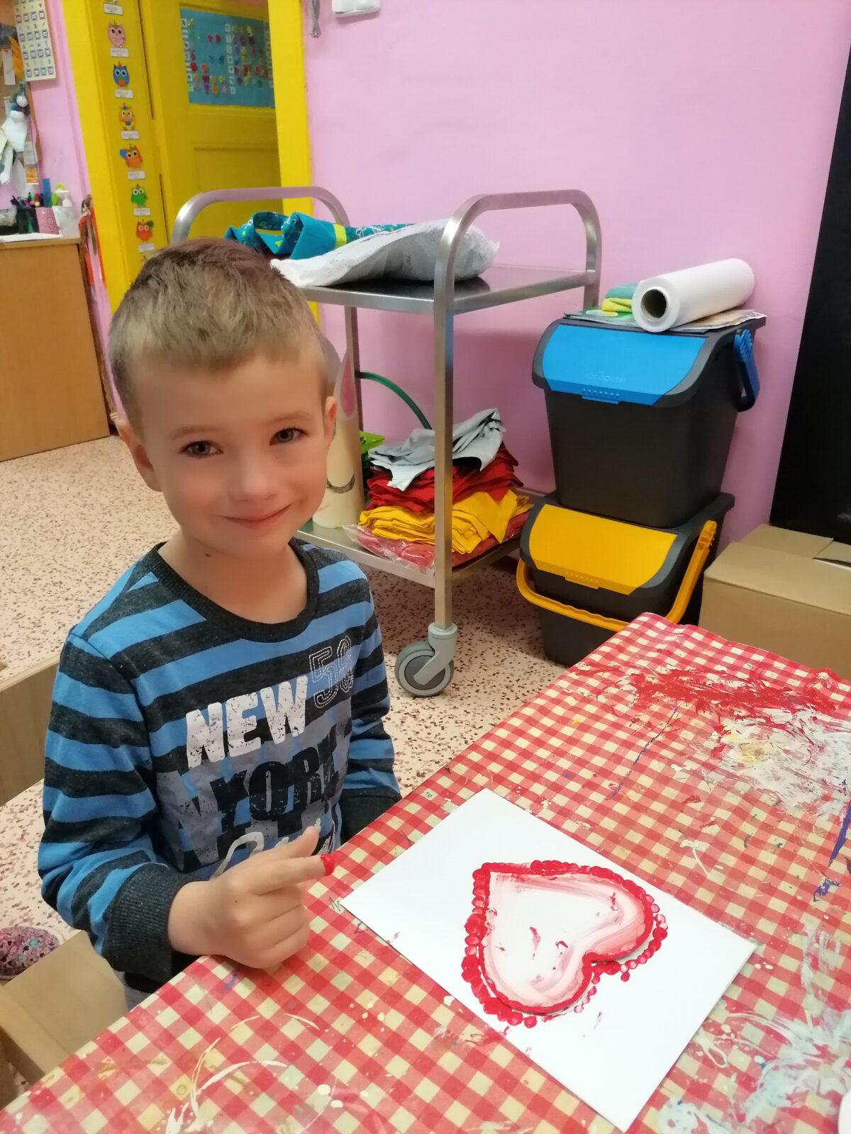 výroba přáníček pro maminky :-) - 8