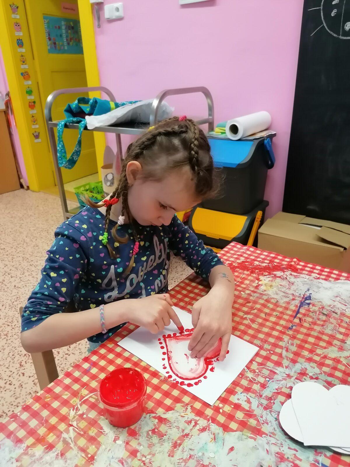 výroba přáníček pro maminky :-) - 10