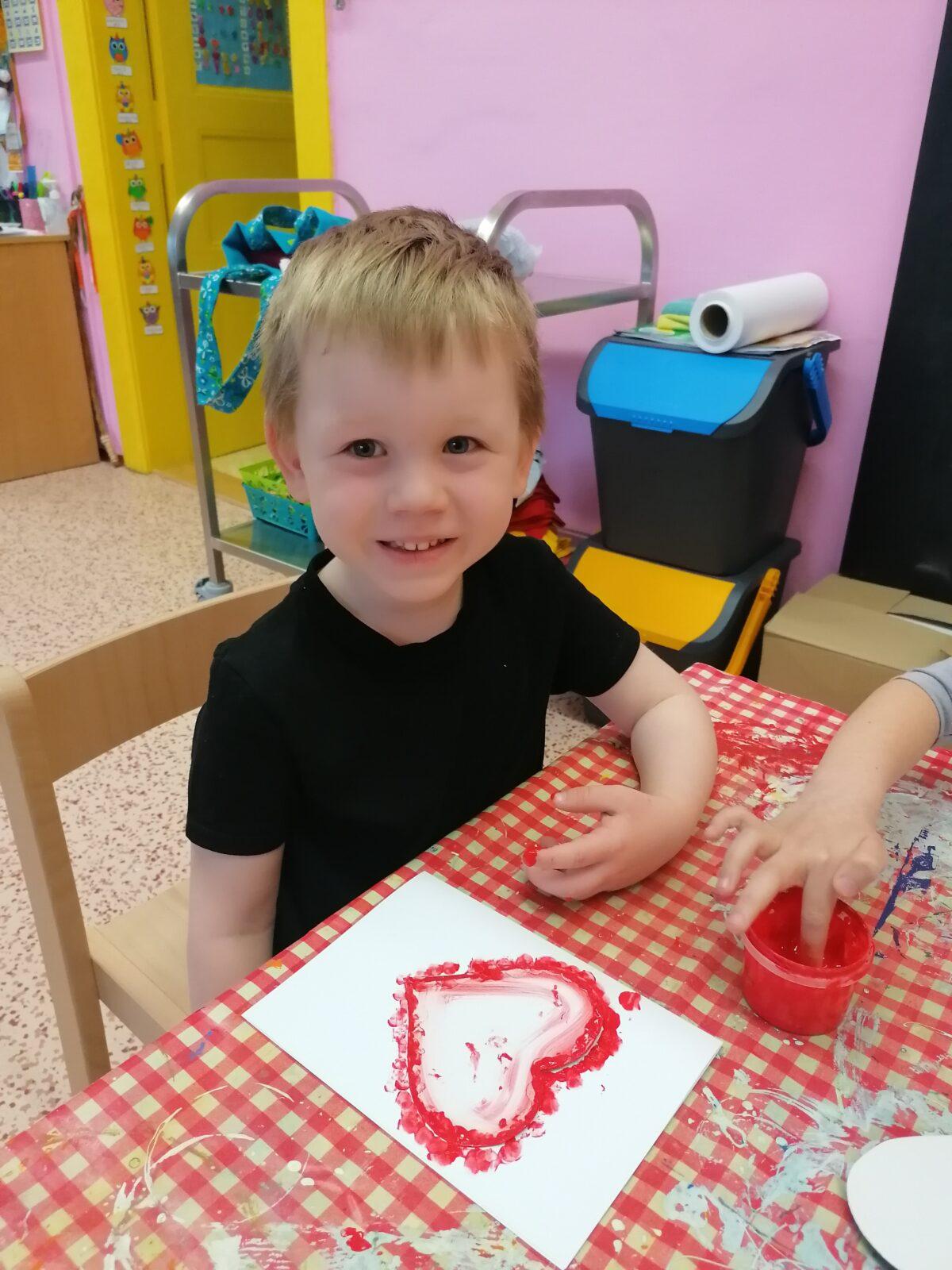 výroba přáníček pro maminky :-) - 14