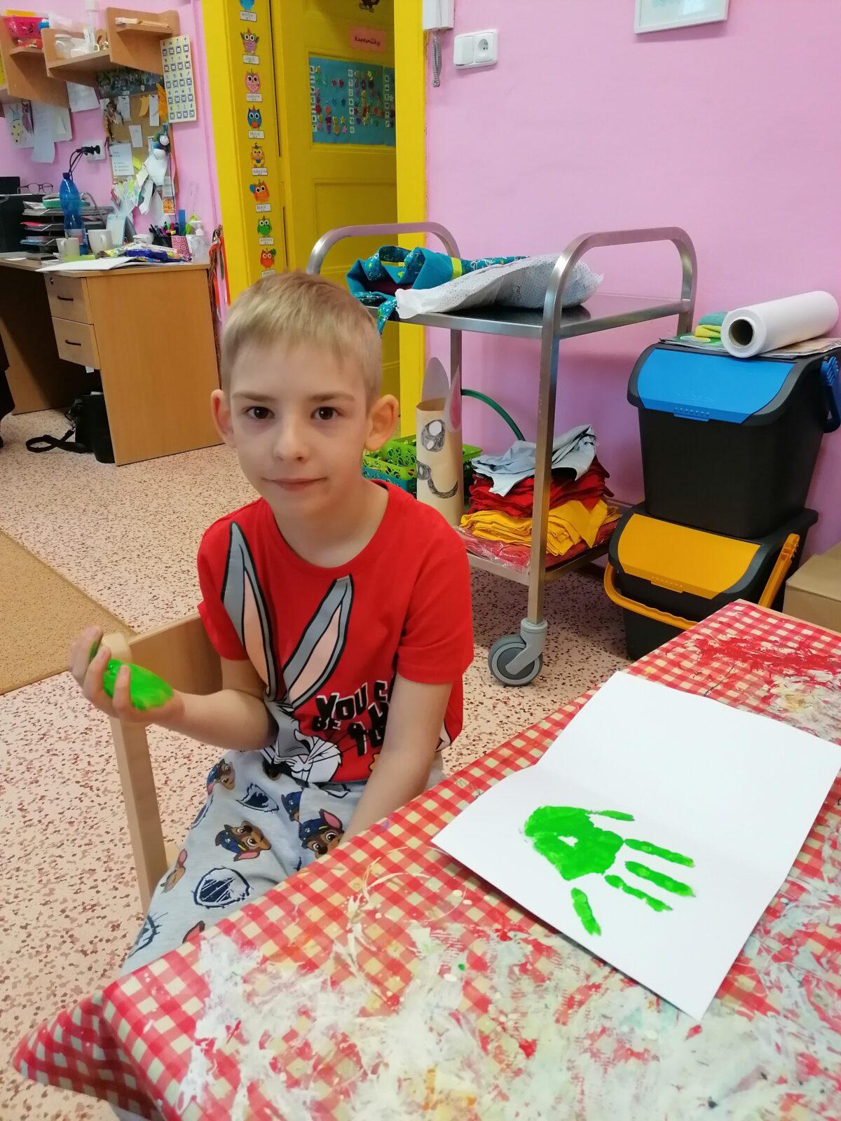 výroba přáníček pro maminky :-) - 29