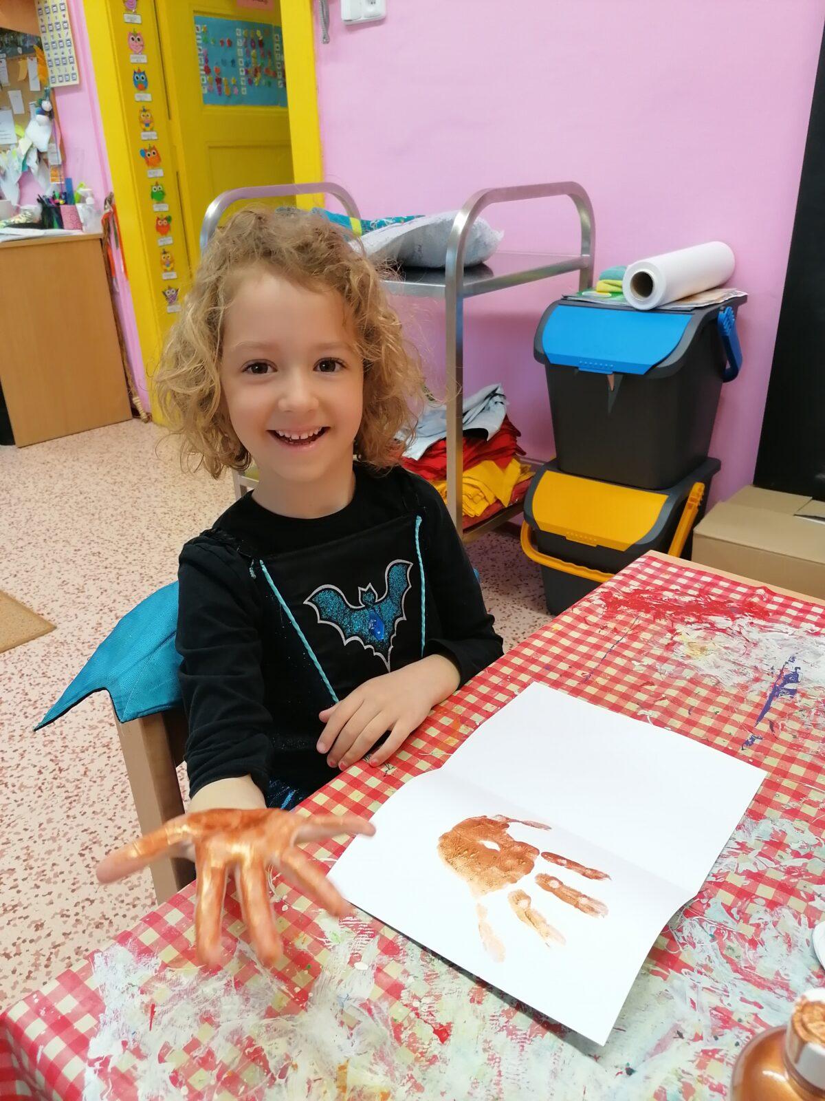 výroba přáníček pro maminky :-) - 39