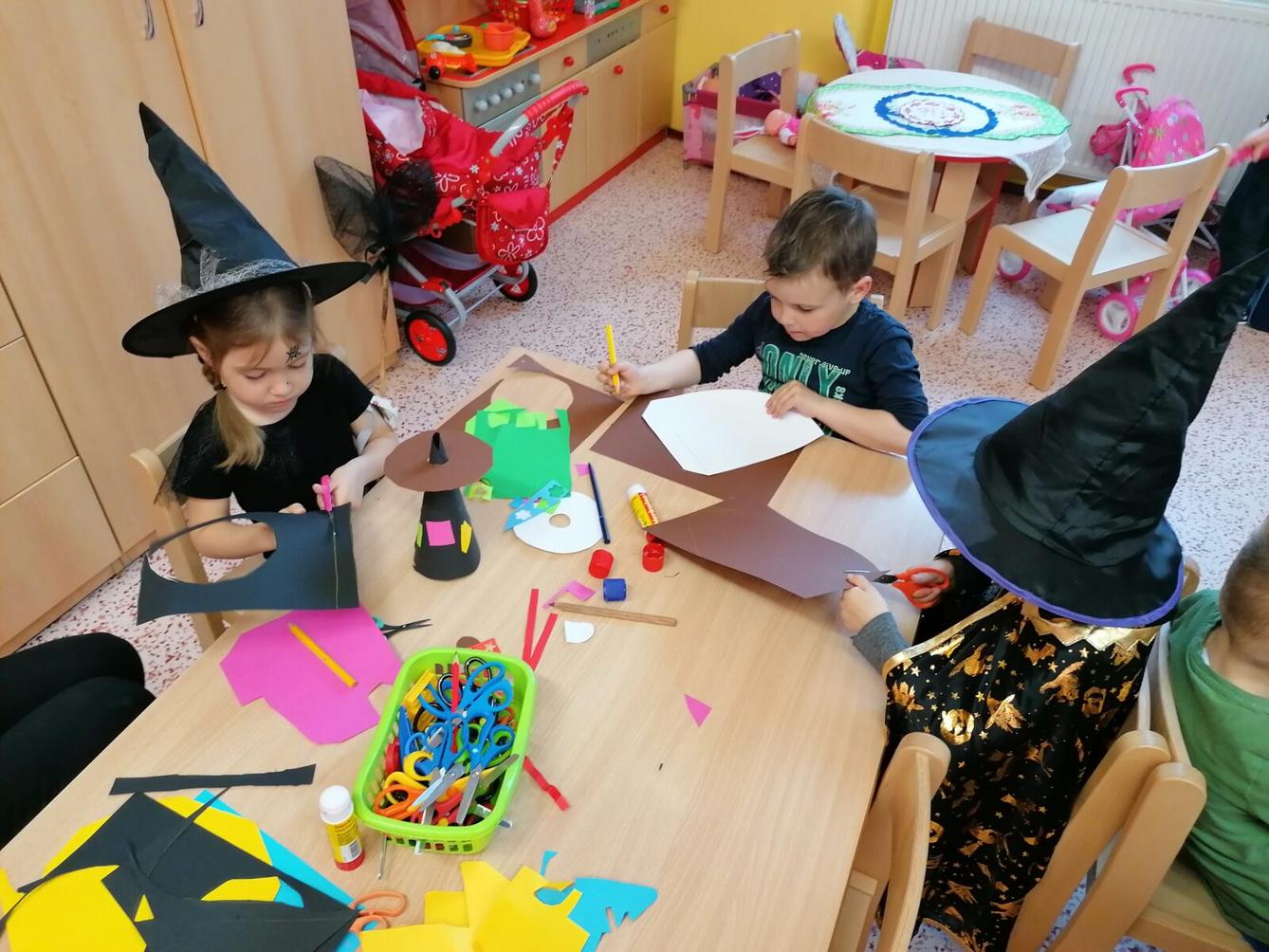 Čarodějnický týden v MŠ :-) - 36