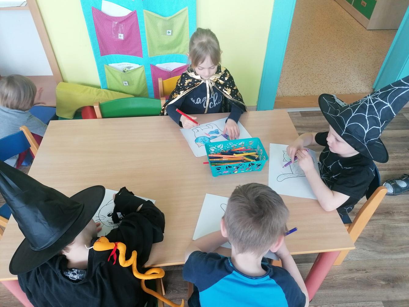 Čarodějnický týden v MŠ :-) - 159