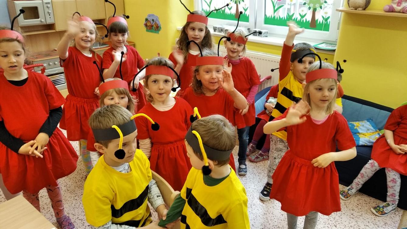 broučci:přípravy na den matek - 17