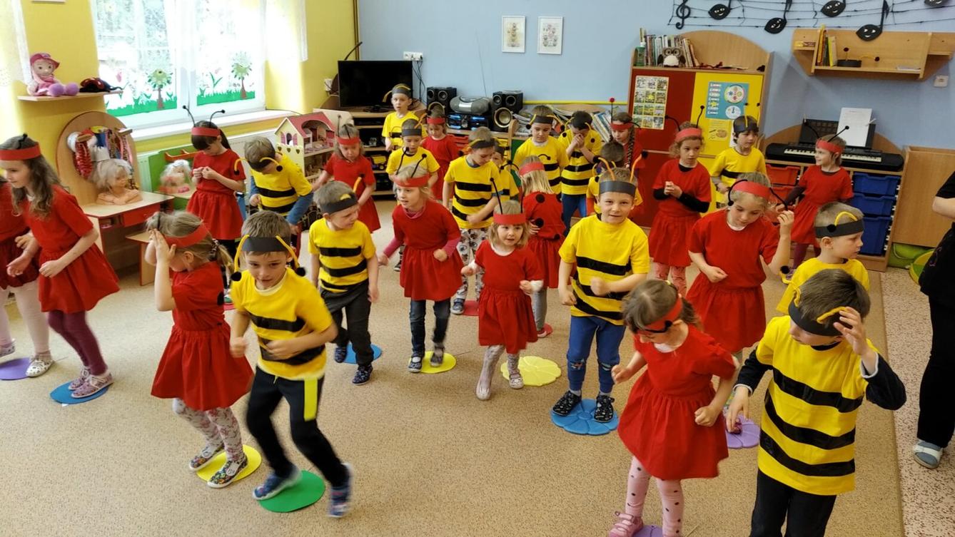 broučci:přípravy na den matek - 18