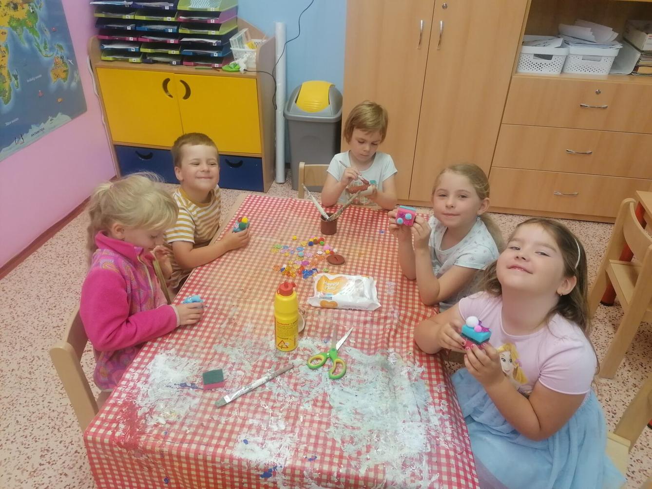 Tvořeníčko, tvoření: "Čím budu až vyrostu?" - cukráři :-) - 4