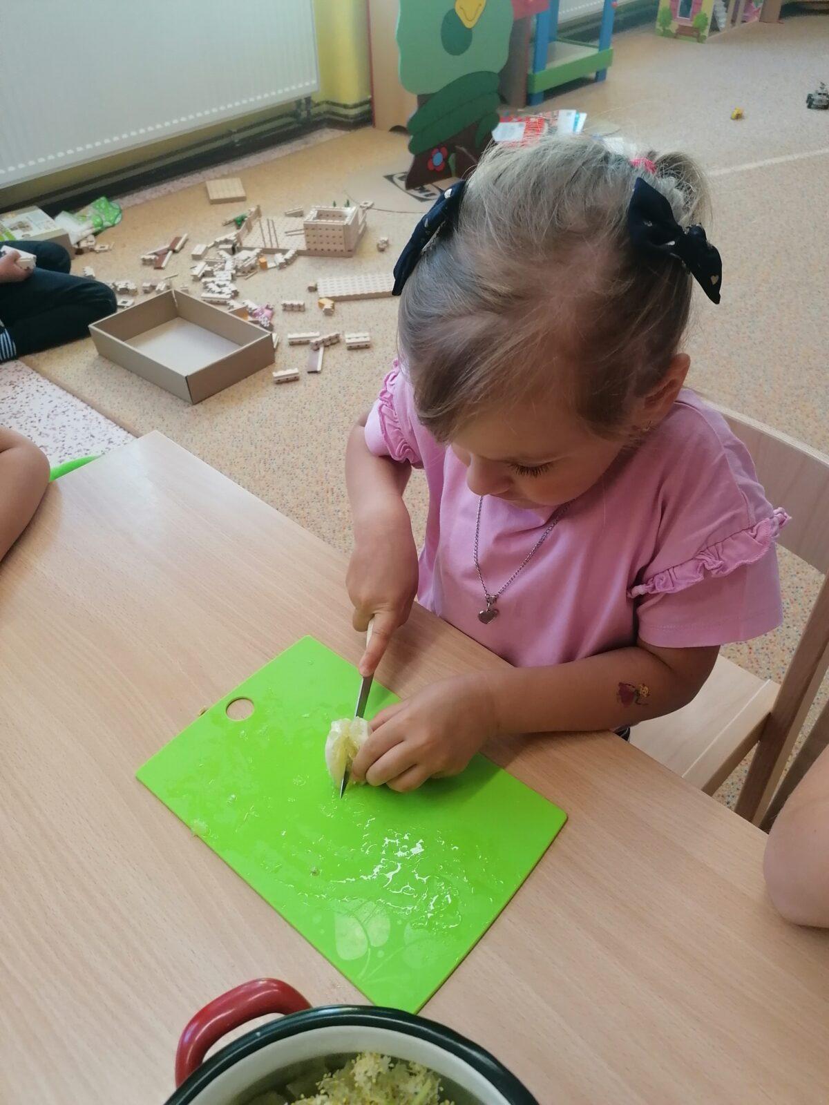 Tvořeníčko, tvoření: "Čím budu až vyrostu?" - vyrábíme bezovou šťávu :-) - 24