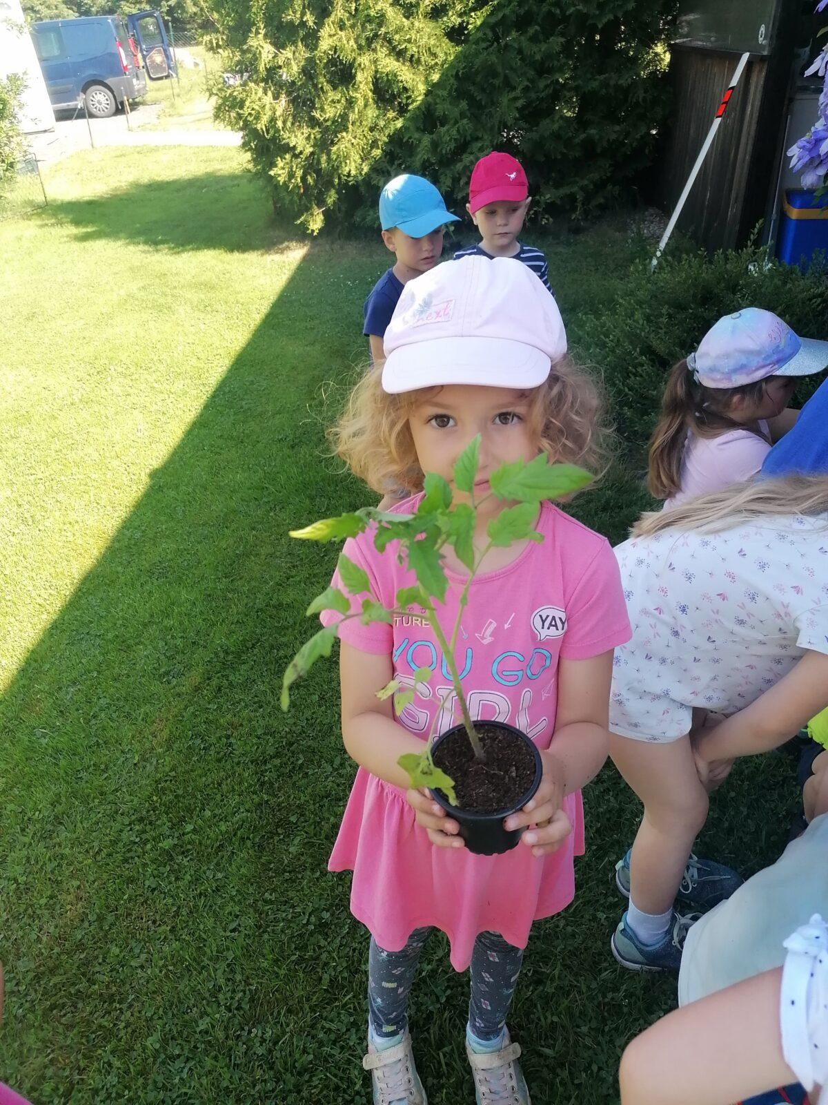 Tvořeníčko, tvoření: "Čím budu až vyrostu?"; zahradníci :-) - 19