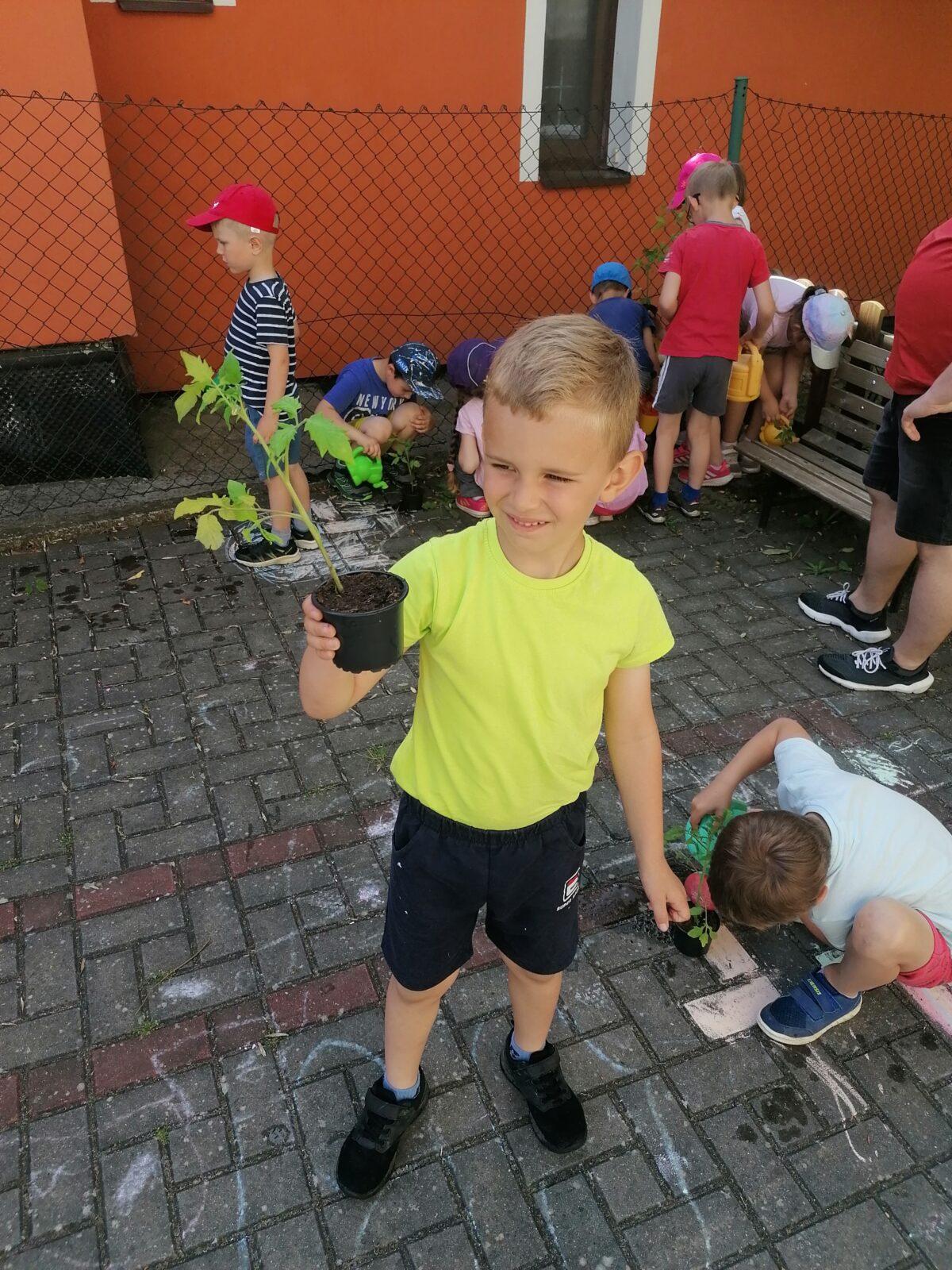 Tvořeníčko, tvoření: "Čím budu až vyrostu?"; zahradníci :-) - 31