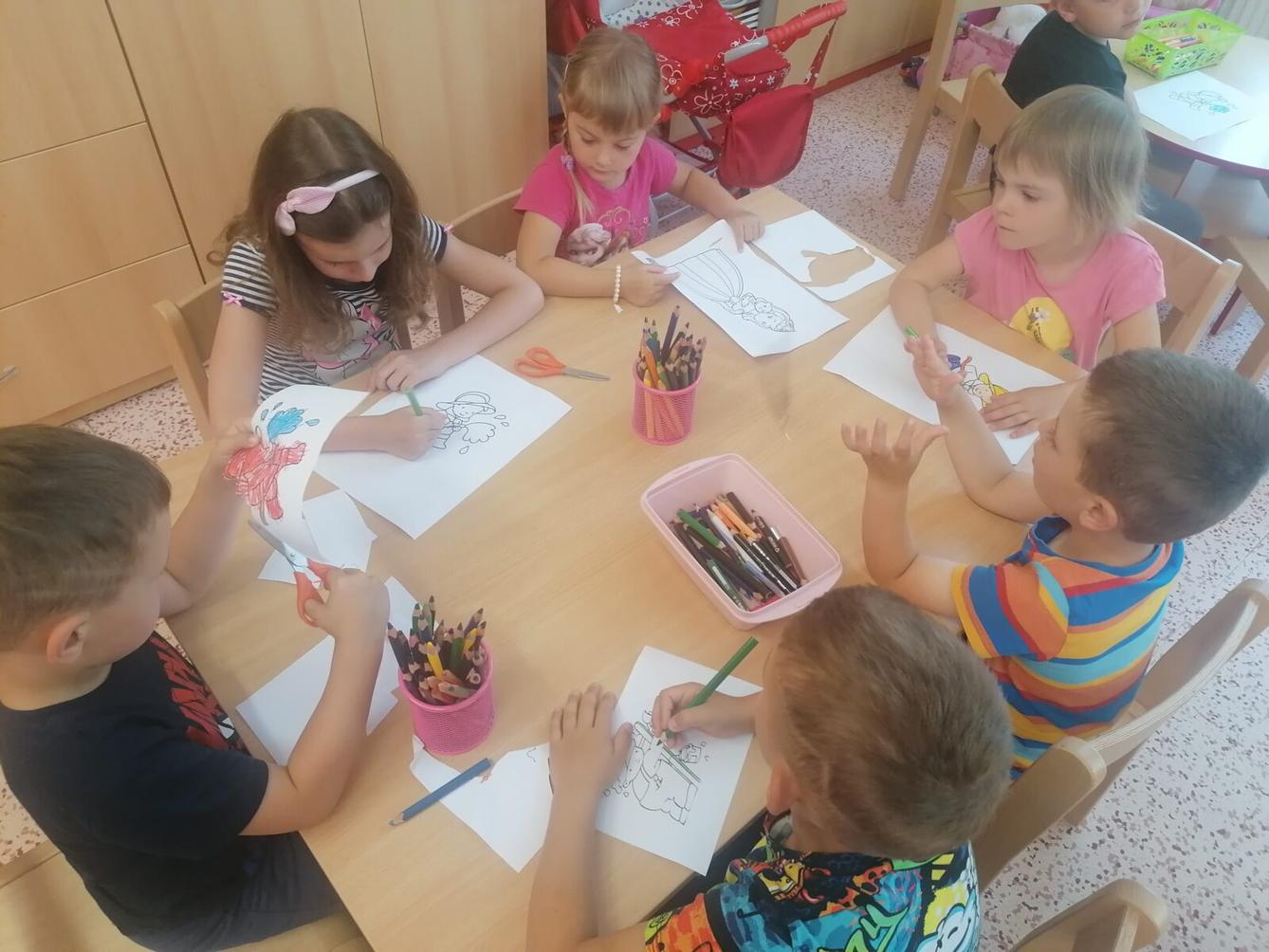 Tvořeníčko, tvoření: "Čím budu až vyrostu?", hasiči a malíři pokojů :-) - 13