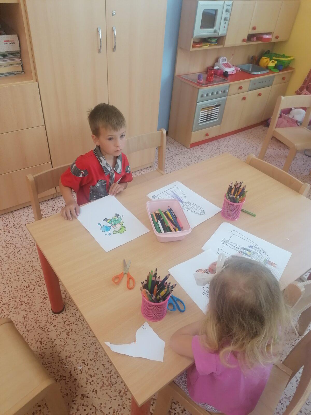 Tvořeníčko, tvoření: "Čím budu až vyrostu?", hasiči a malíři pokojů :-) - 23
