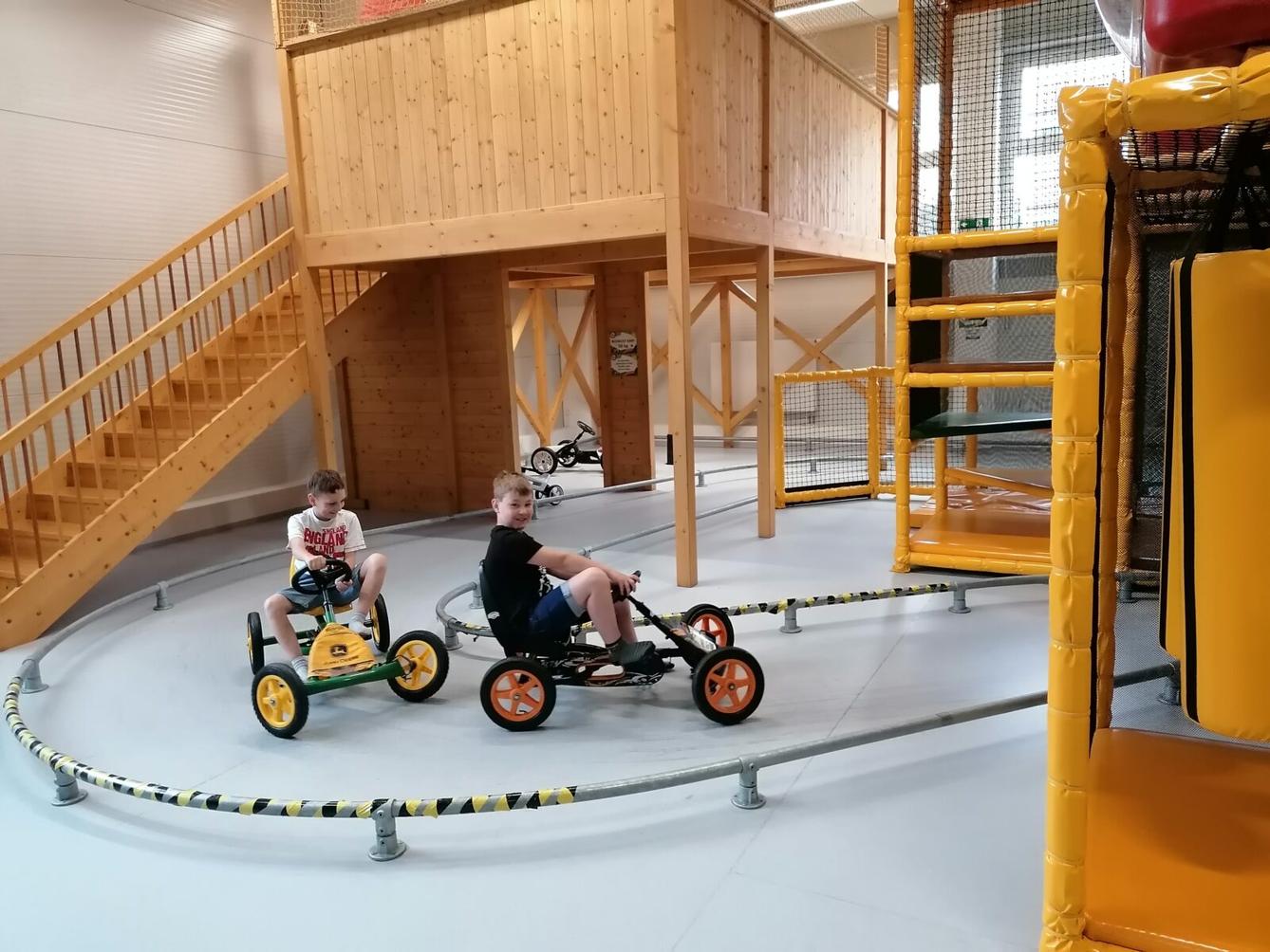 Třeťáci - školní výlet do SkiPi parku - 17