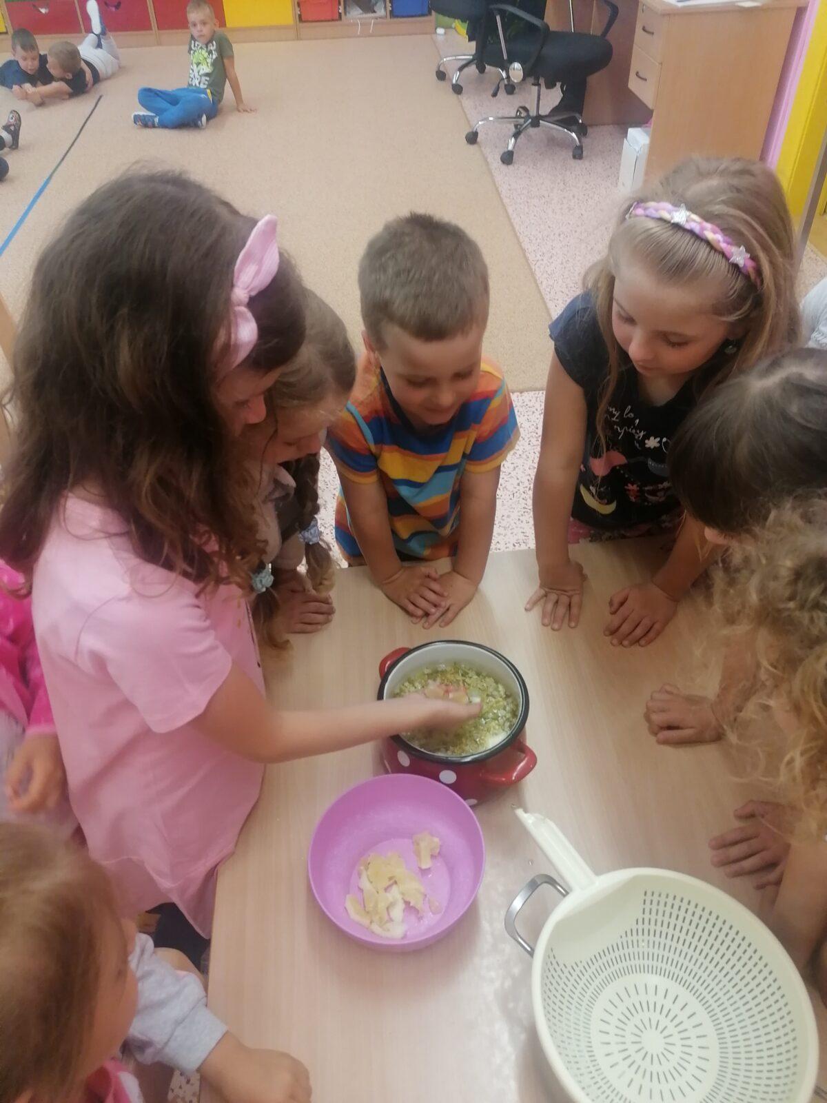 Tvořeníčko, tvoření: "Čím budu až vyrostu?" - vyrábíme bezovou šťávu :-) - 39