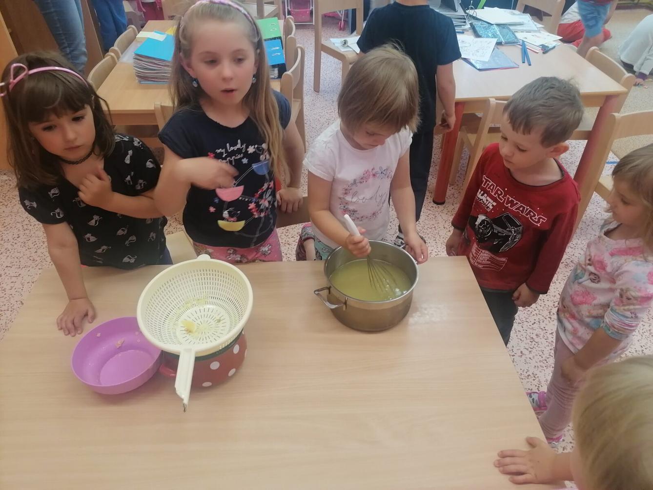 Tvořeníčko, tvoření: "Čím budu až vyrostu?" - vyrábíme bezovou šťávu :-) - 58