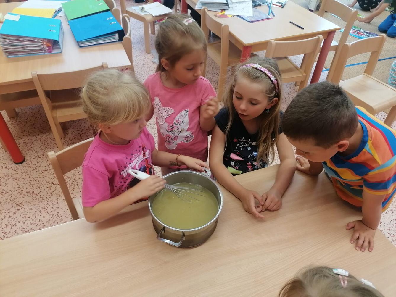 Tvořeníčko, tvoření: "Čím budu až vyrostu?" - vyrábíme bezovou šťávu :-) - 62