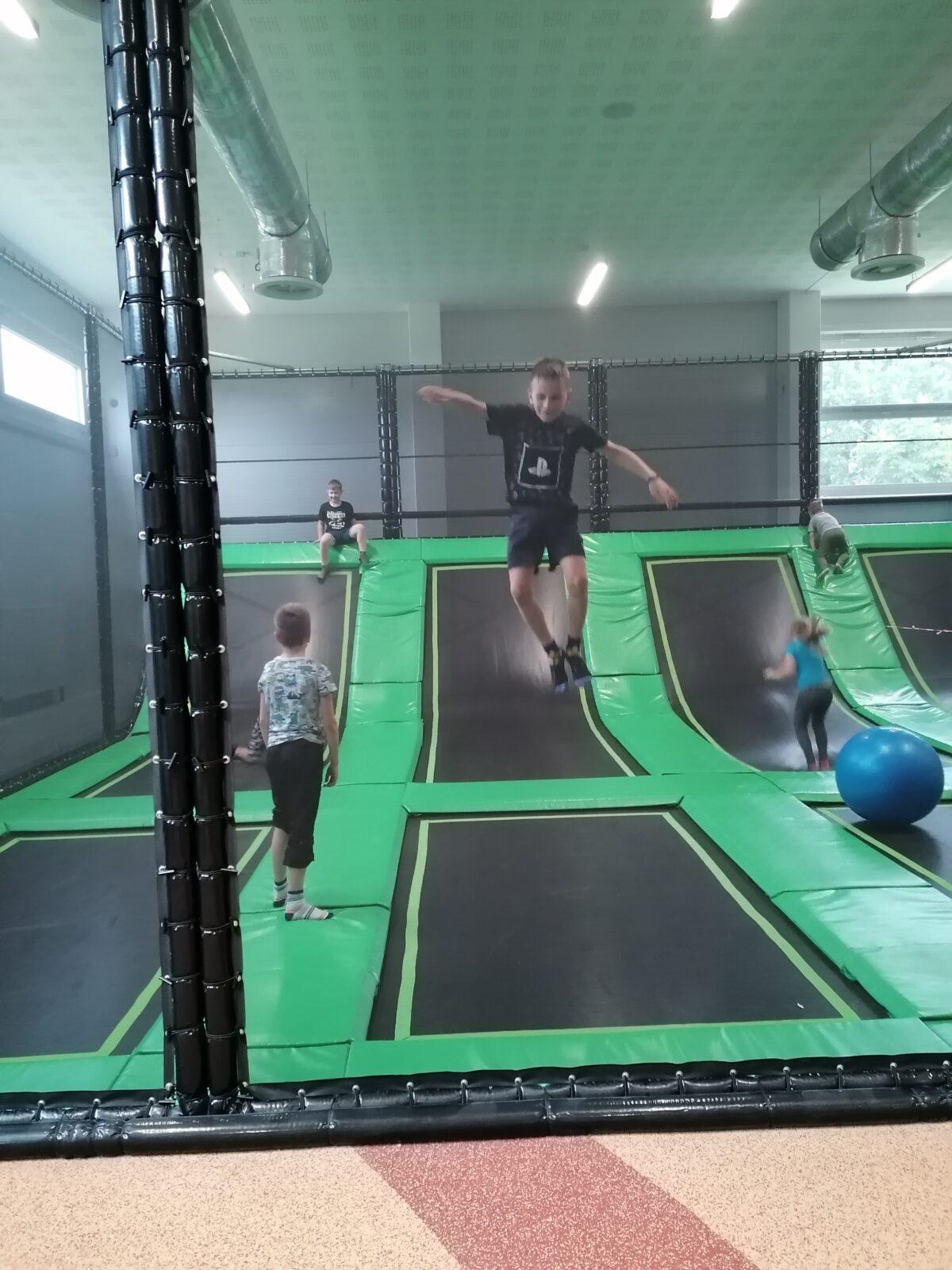 Třeťáci - školní výlet do SkiPi parku - 27