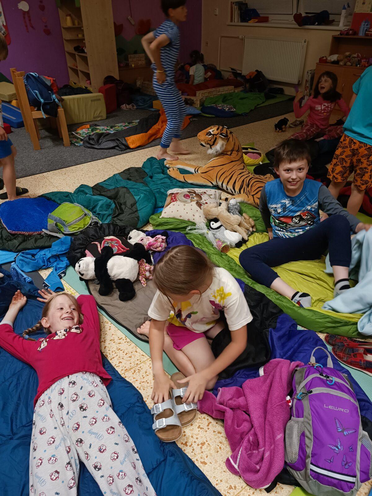 Spaní ve škole - družinka - 57