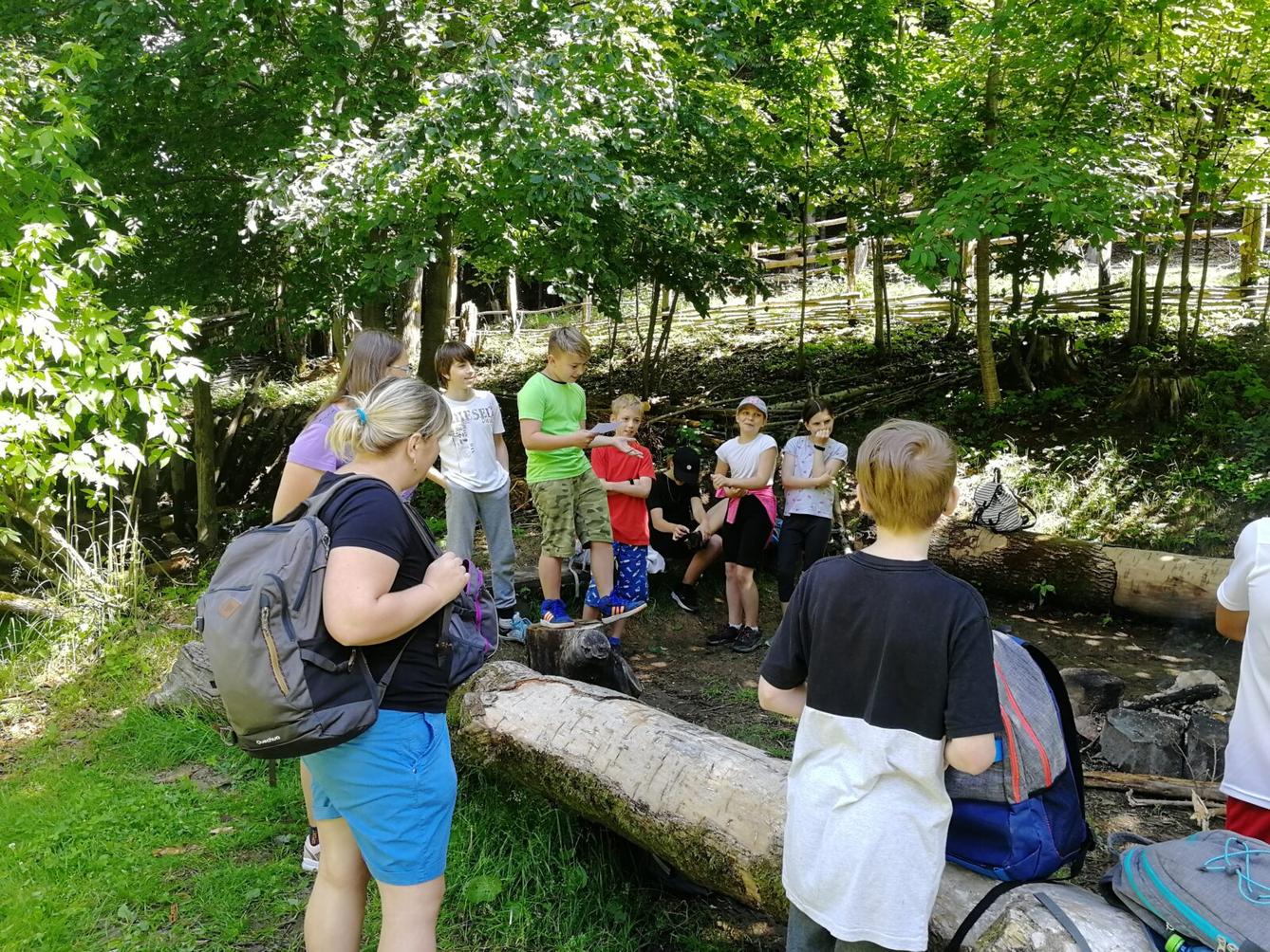 Dějepisná exkurze do pravěku - 6. A - 1