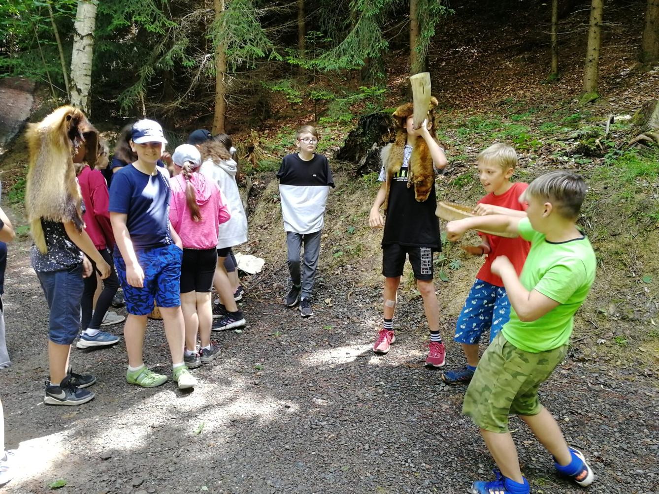 Dějepisná exkurze do pravěku - 6. A - 9