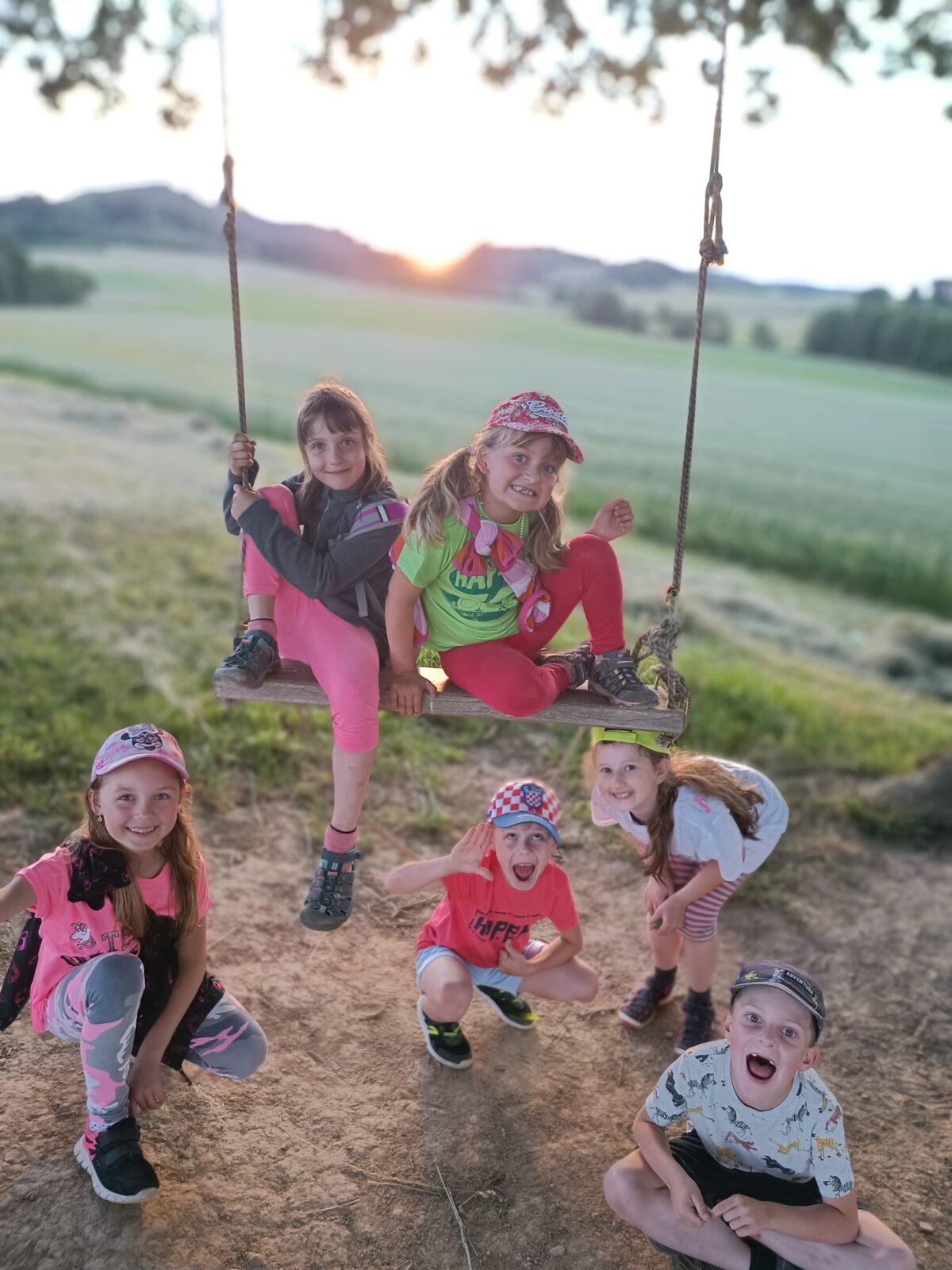 TLAPKY - spaní ve škole - 56