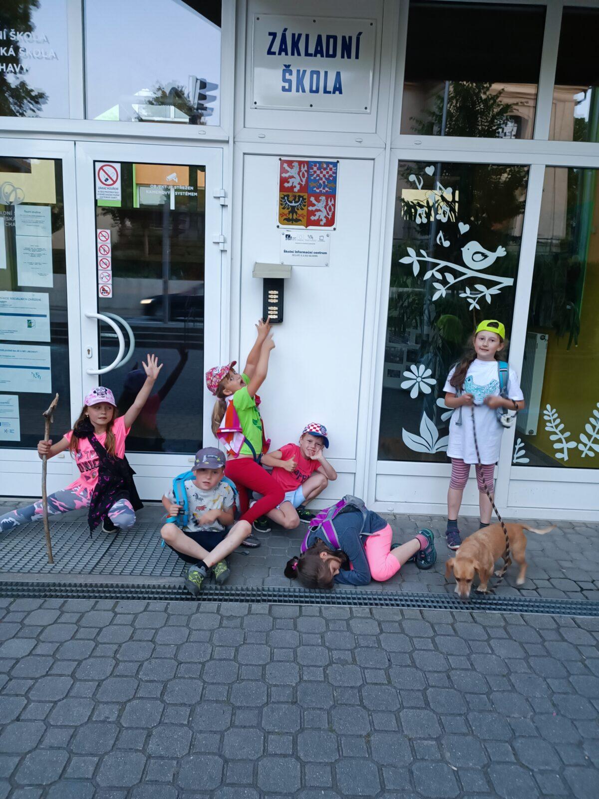 TLAPKY - spaní ve škole - 58