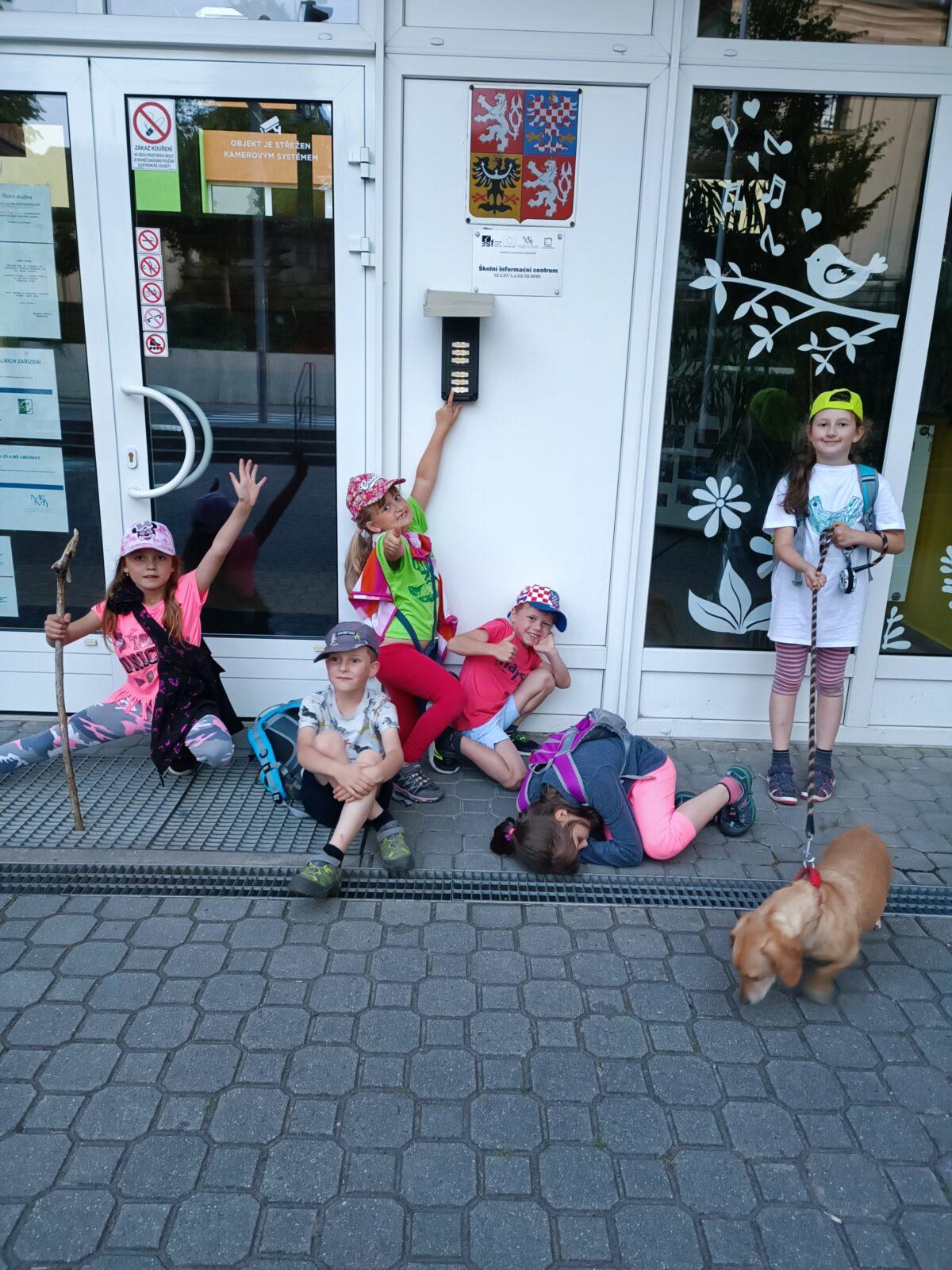 TLAPKY - spaní ve škole - 59