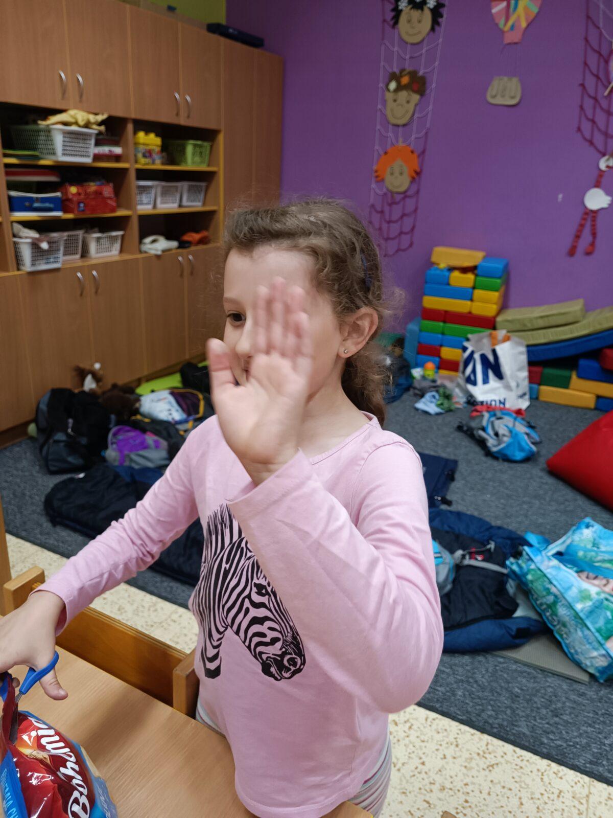 TLAPKY - spaní ve škole - 73