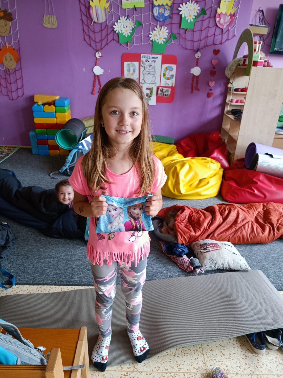 TLAPKY - spaní ve škole - 98