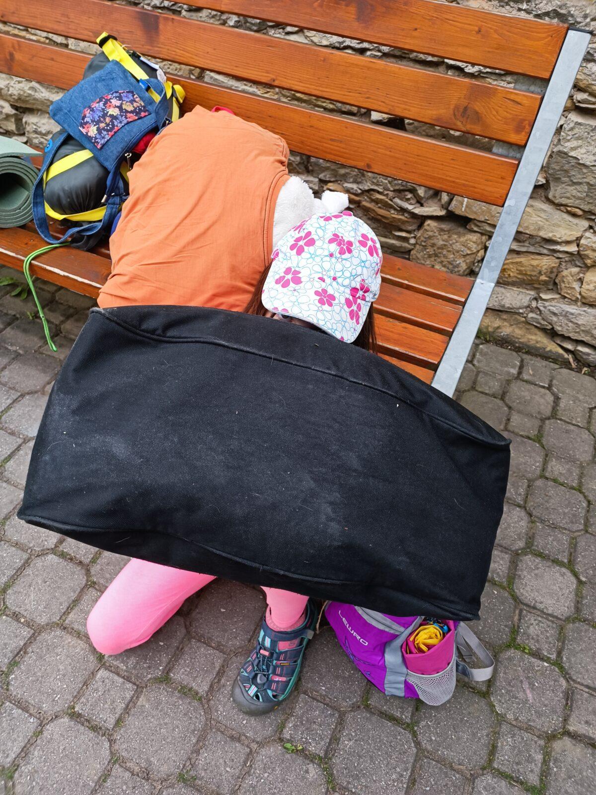 TLAPKY - spaní ve škole - 111