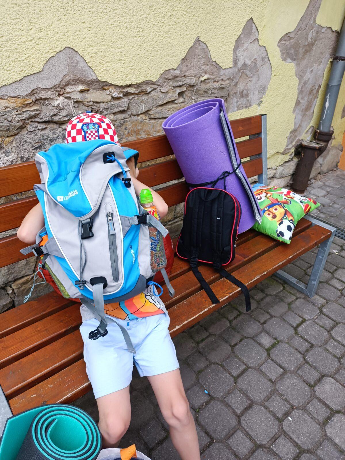 TLAPKY - spaní ve škole - 112