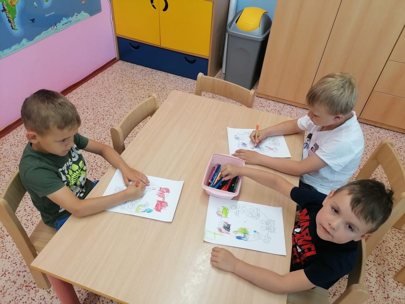 Tvořeníčko, tvoření: "Co děláme celý den?" :-) - 2