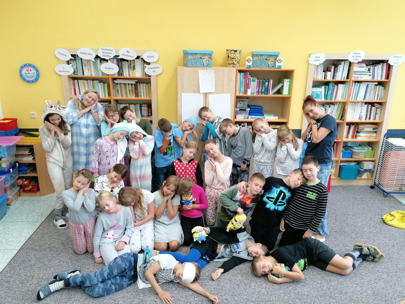 Barevný týden - pyžamový pátek - 9