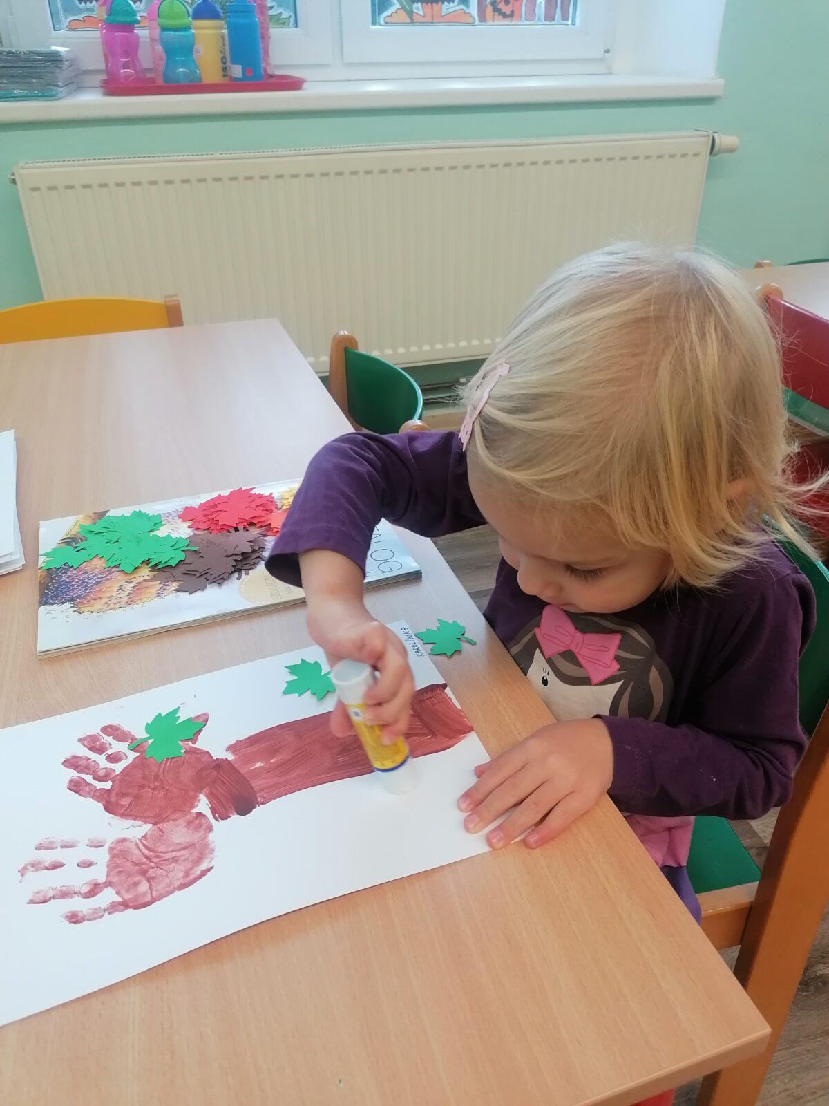 Tvořeníčko, tvoření: "Listí žloutne, poletuje" - Broučci - 17