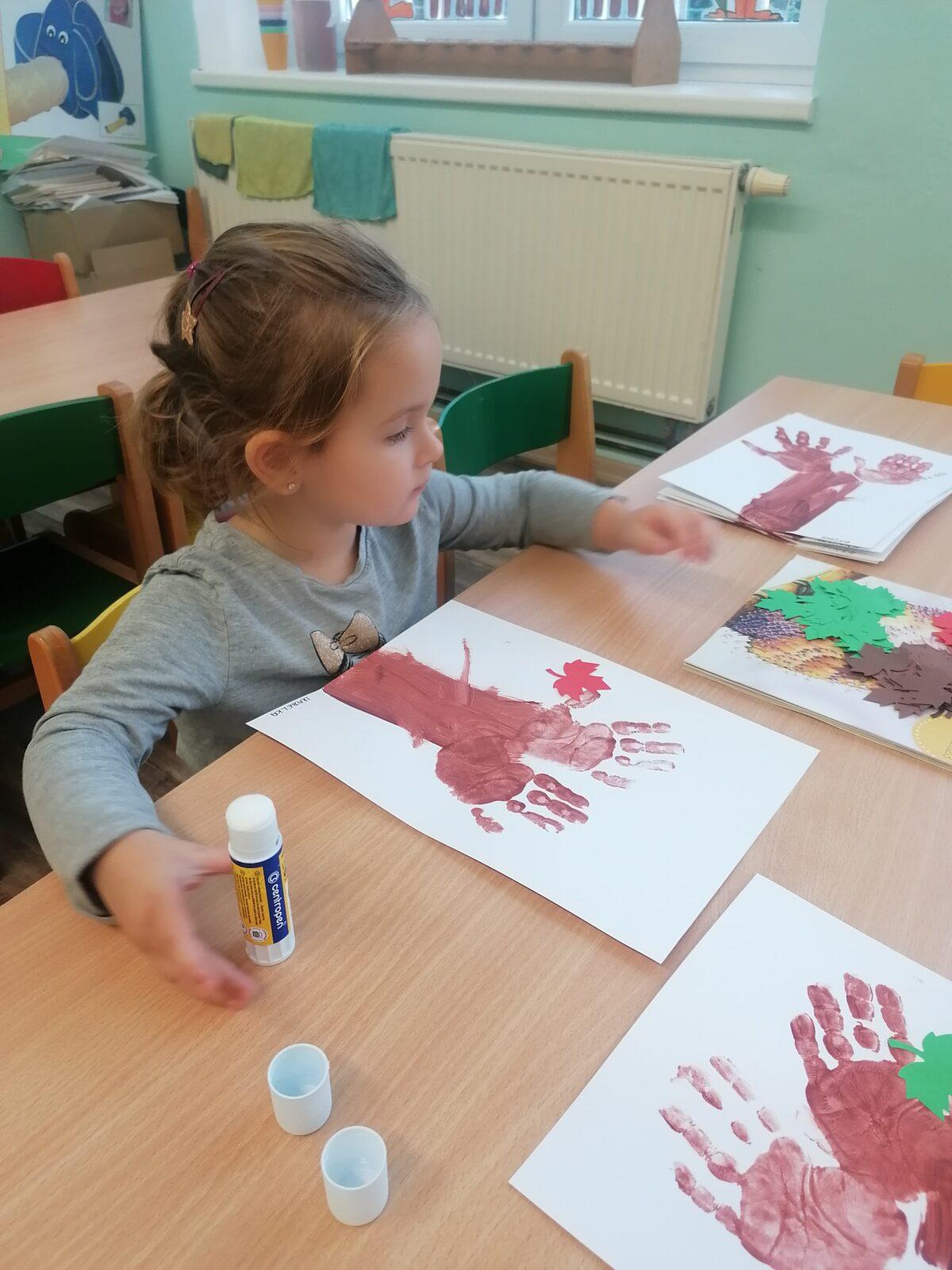 Tvořeníčko, tvoření: "Listí žloutne, poletuje" - Broučci - 18