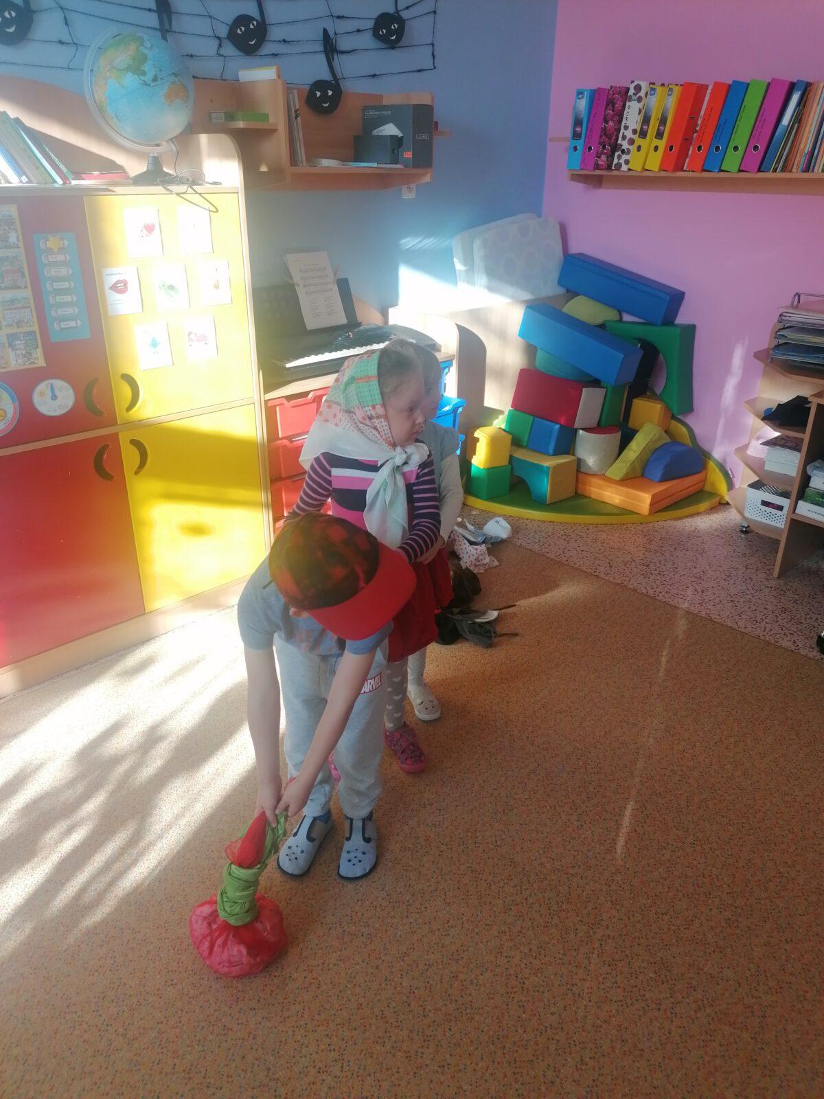 Hrajeme pohádku "O veliké řepě" :-) - 4