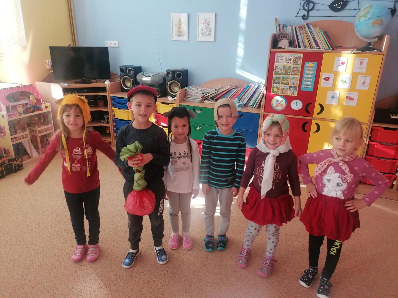 Hrajeme pohádku "O veliké řepě" :-) - 14