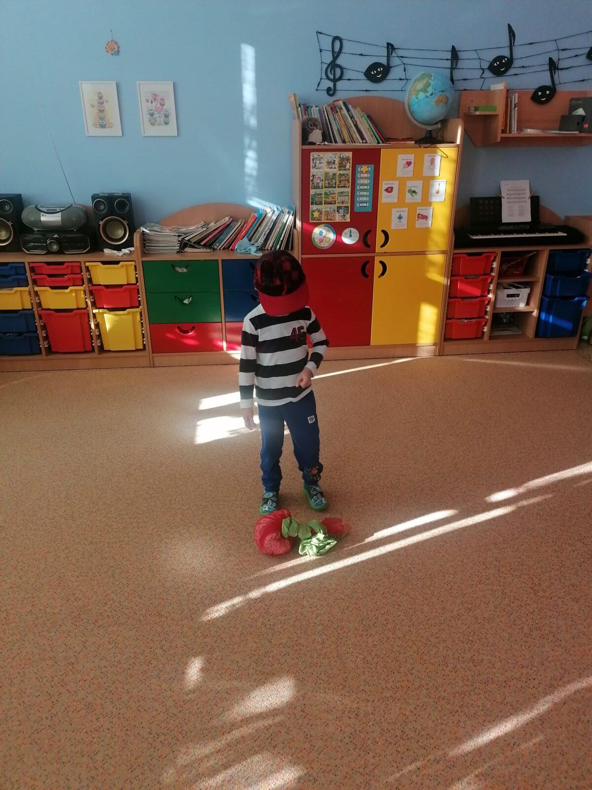 Hrajeme pohádku "O veliké řepě" :-) - 15