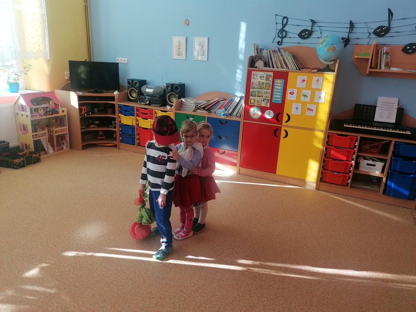 Hrajeme pohádku "O veliké řepě" :-) - 17