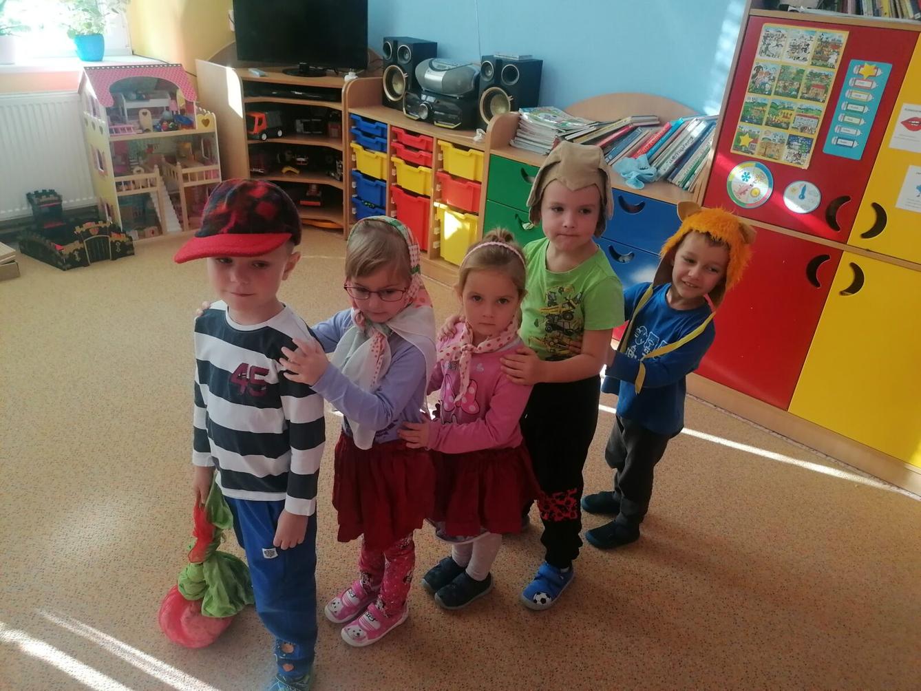 Hrajeme pohádku "O veliké řepě" :-) - 19