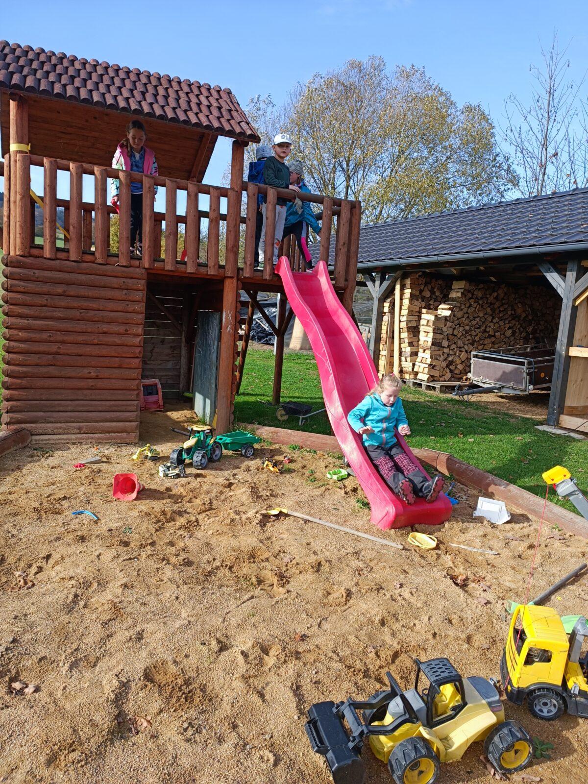 TLAPKY - říjen - 73