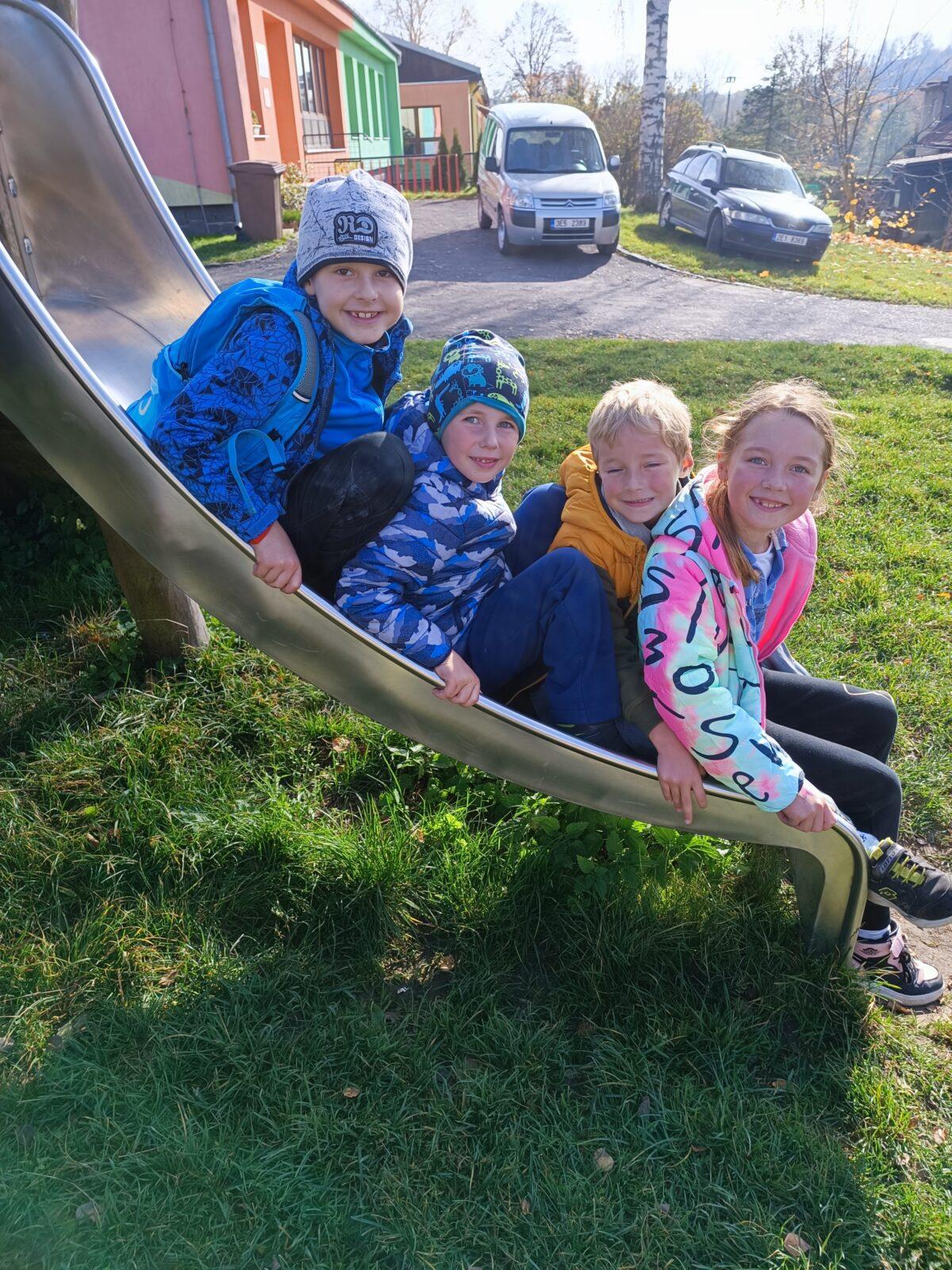 TLAPKY - říjen - 87