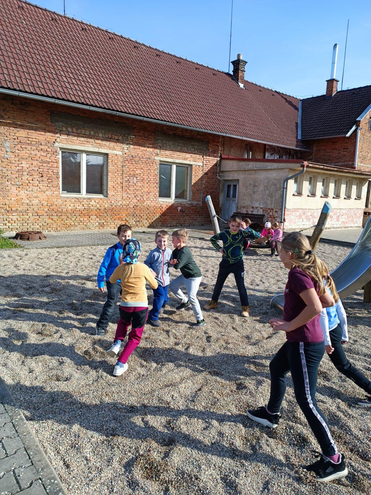 TLAPKY - říjen - 95