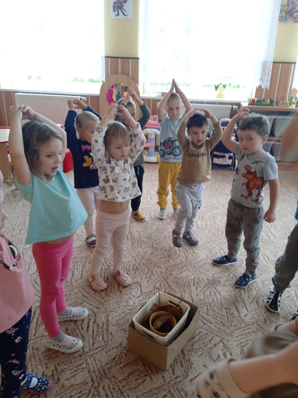 ŘÍJEN - DRÁČCI - 22