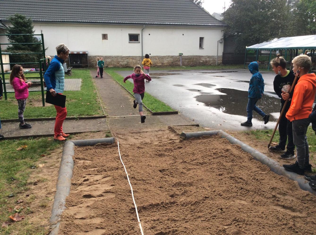 Soutěž ve skoku dalekém - Žabák - 3