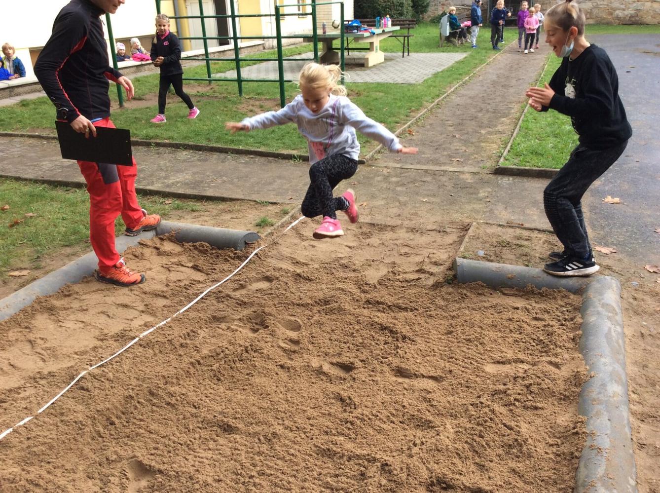 Soutěž ve skoku dalekém - Žabák - 29