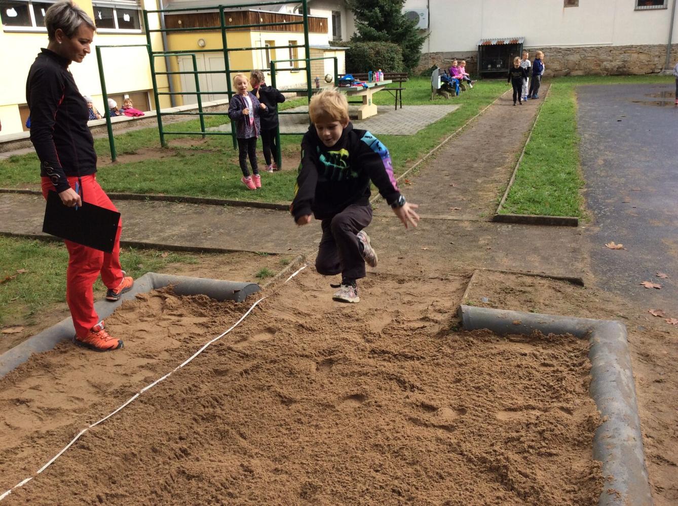 Soutěž ve skoku dalekém - Žabák - 35