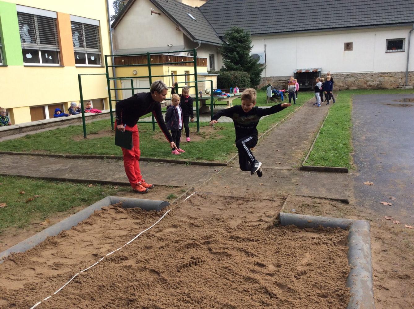 Soutěž ve skoku dalekém - Žabák - 37