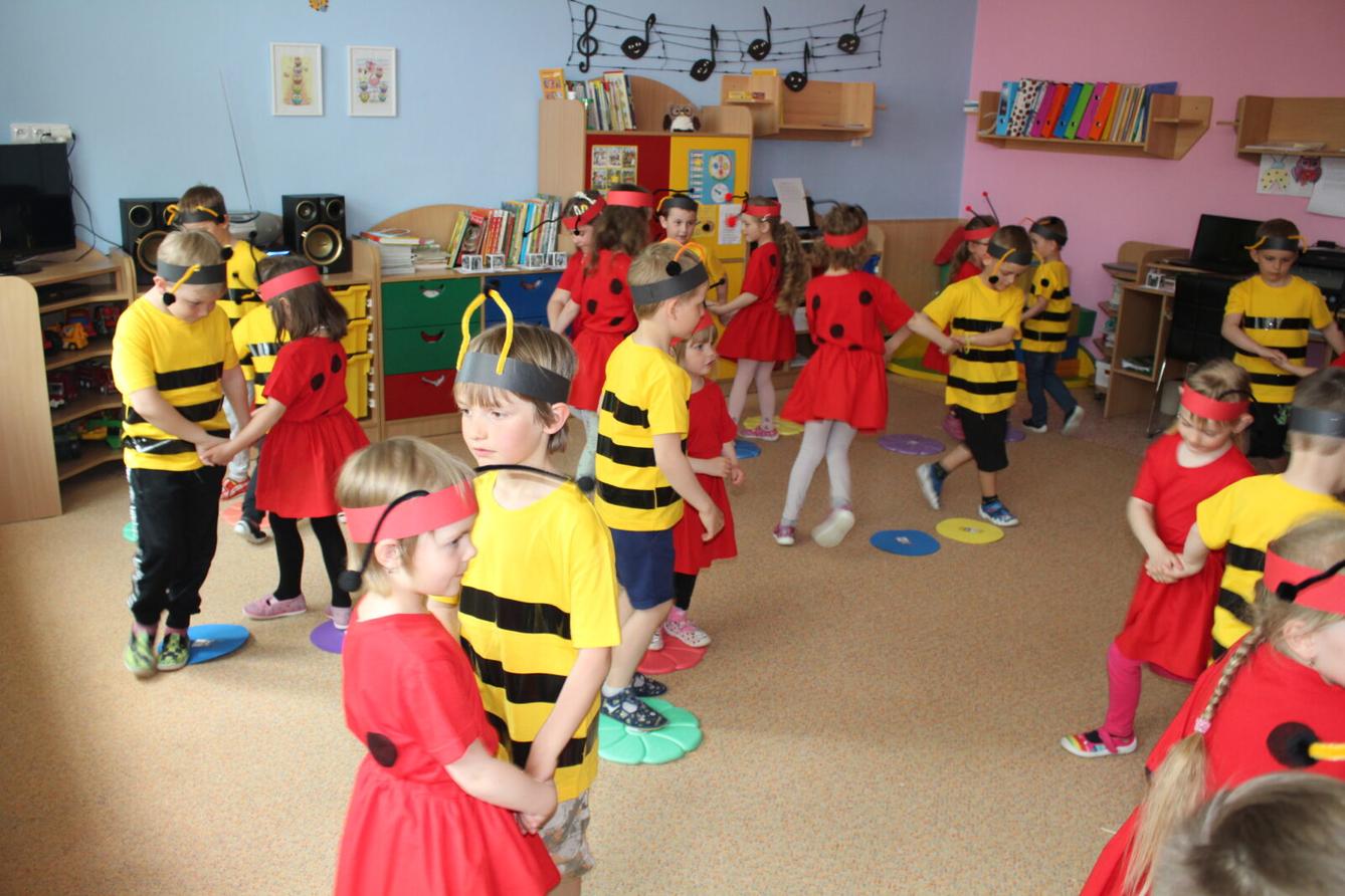 broučci a sovičky:besídka pro maminky - 2