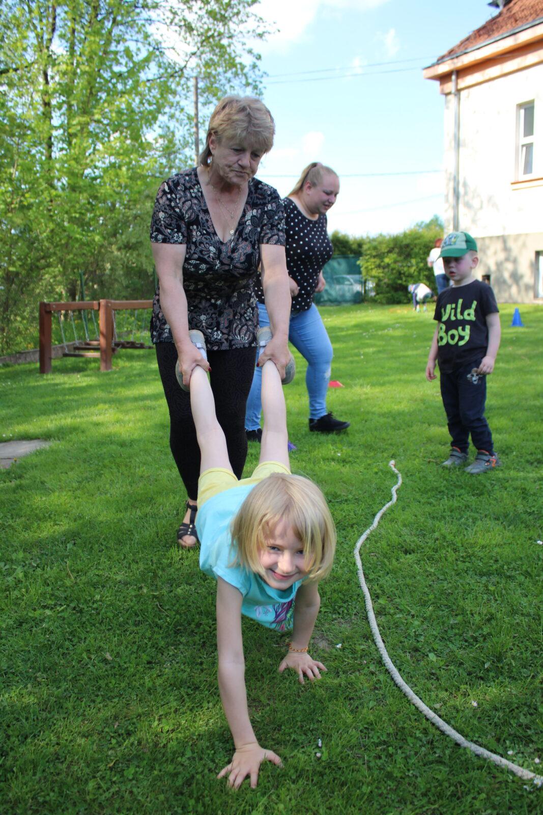 broučci a sovičky:besídka pro maminky - 36